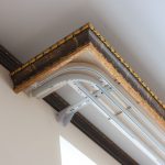 تأطير الطنف مع ثلاثة صفوف من الأدلة