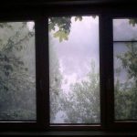 ستائر زخرفية بخلفية خضراء