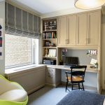 مكان العمل لصبي في سن المدرسة