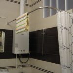 طنف على شكل حرف L للستائر مع إبزيم على الحائط