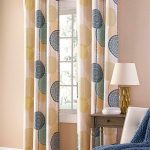 الستائر على جروميت