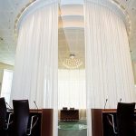يمكن ترتيب قضبان الستائر المرنة في شكل دائرة