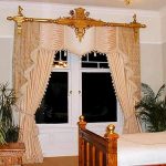 كورنيش مثيرة للاهتمام مع عناصر الديكورات الرقم