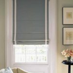 الستائر الرومانية الكلاسيكية مع خطوط بيضاء