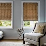 الستائر الكلاسيكية في غرفة المعيشة