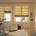 ستائر رومانية صفراء كلاسيكية لغرفة المعيشة المشرقة