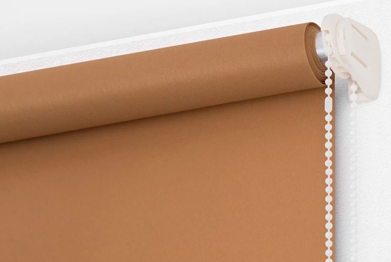 أسطوانة بنية عمياء على أقواس بيضاء