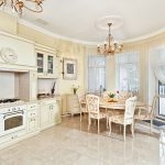 ستائر خفيفة على الحائط المرن تدرج إلى المطبخ