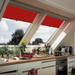 المطبخ الخطي في العلية من منزل ريفي