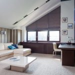 نافذة الديكور باستخدام الستائر مطوي