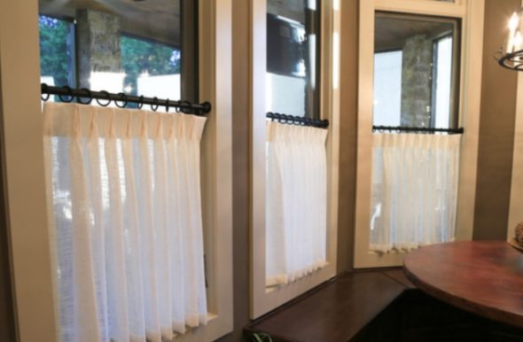 نافذة الكورنيش