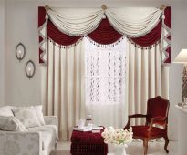 حليبي أحمر حليبي مع إبزيم على الحائط