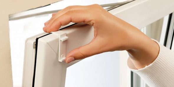 مقاطع بلاستيكية بين قوسين