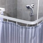 كورنيش بلاستيكي منحني للستائر في الحمام