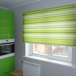 شريط أصفر-أخضر مخطط لعرض النافذة