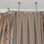 كورنيش السقف مع نصائح معدنية جميلة