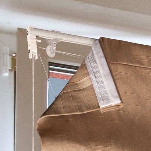 نعلق الستائر لدينا