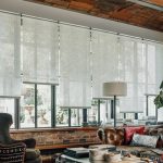 منطقة استرخاء مع أريكة جلدية