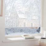 الستائر في نافذة منزل خاص