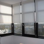 ستائر بيلا على إطارات بلاستيكية داكنة