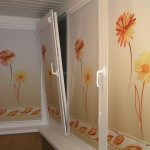 زهور كبيرة على الستائر الدوارة قماش