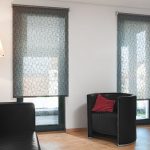 ستائر شفافة في غرفة المعيشة