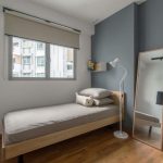 مرآة أرضية في غرفة الأطفال