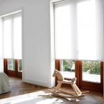 الستائر الدوارة مع الأقمشة البيضاء