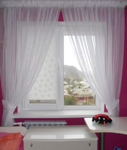 الستائر في المطبخ