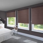 تصميم غرفة نوم مع ستائر معتمة