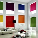 تصميم غرفة المعيشة مع ارتفاع السقف