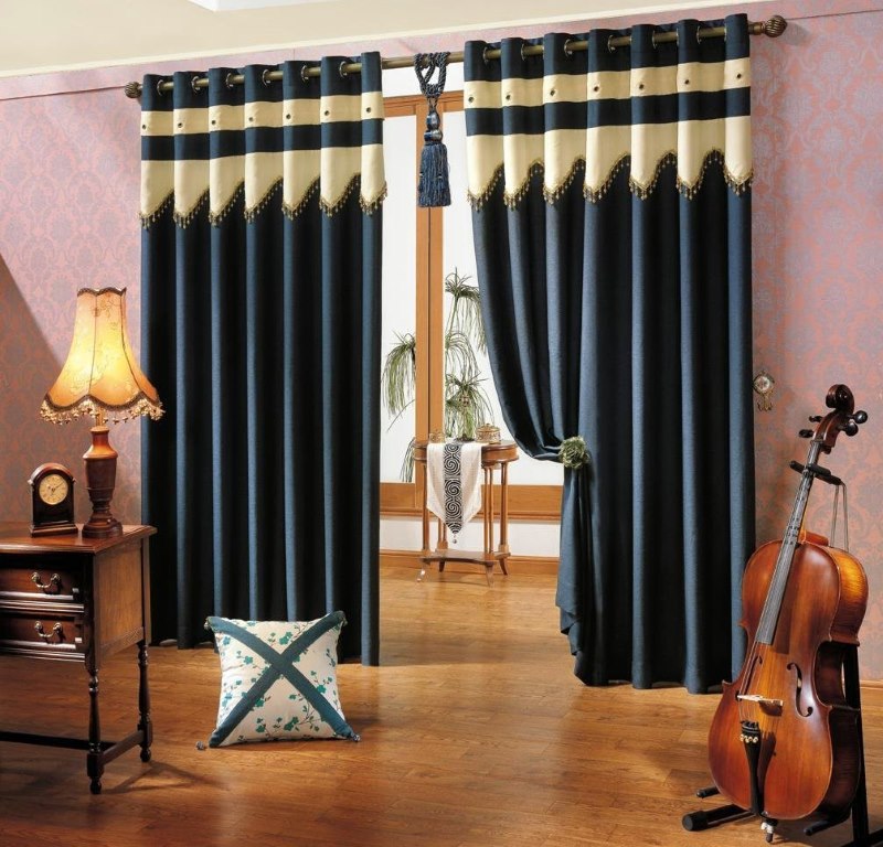 إبزيم الستائر مع الثقوب على أنبوب الطنف