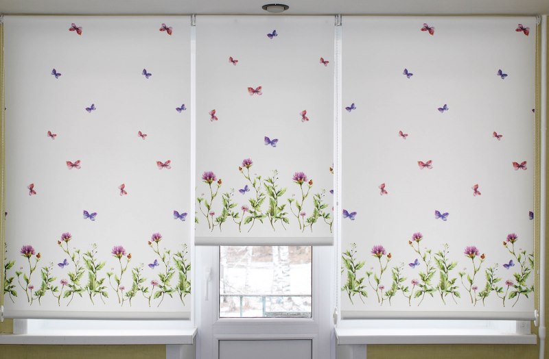 ستائر من شركة كاتريس على الشرفة وحدة النافذة