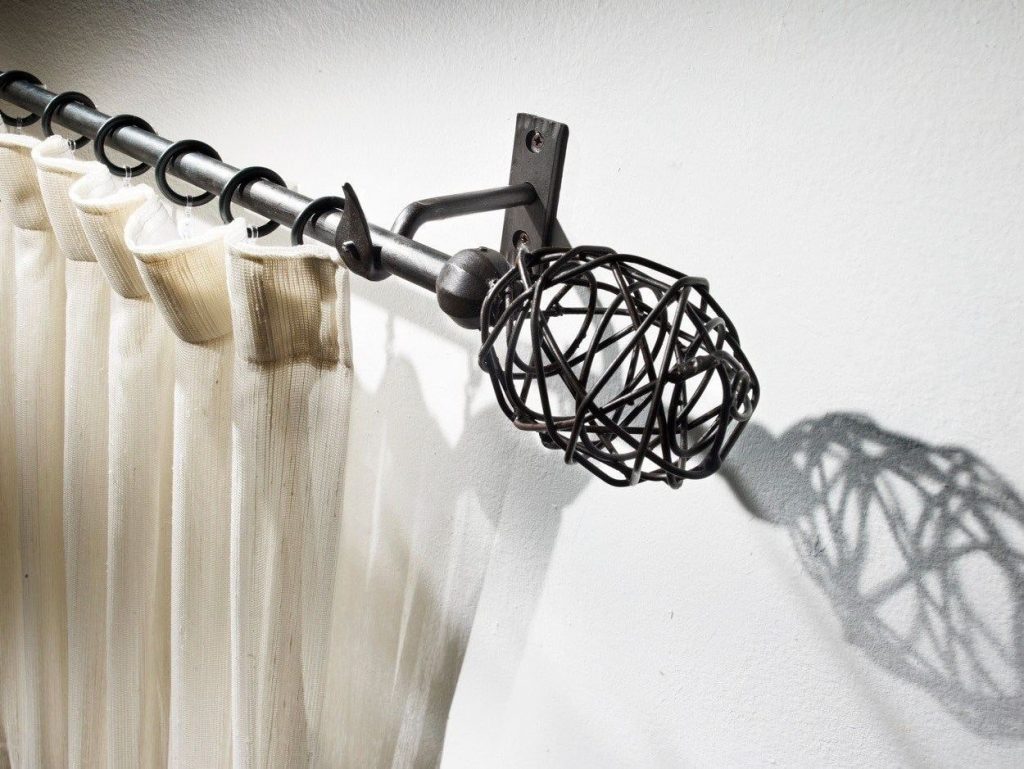 كورنيش أنبوبي لستارة واحدة