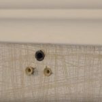 تركيب المسامير البلاستيكية في الجدار