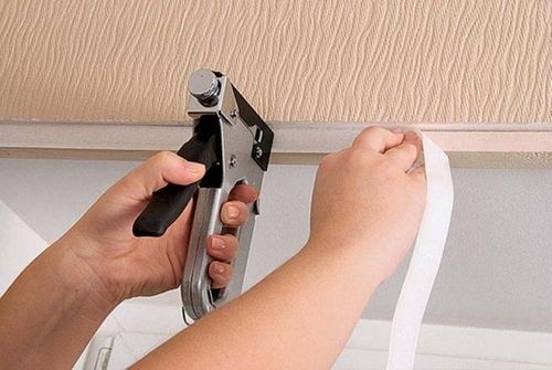 الصيف الفيلكرو على الطنف